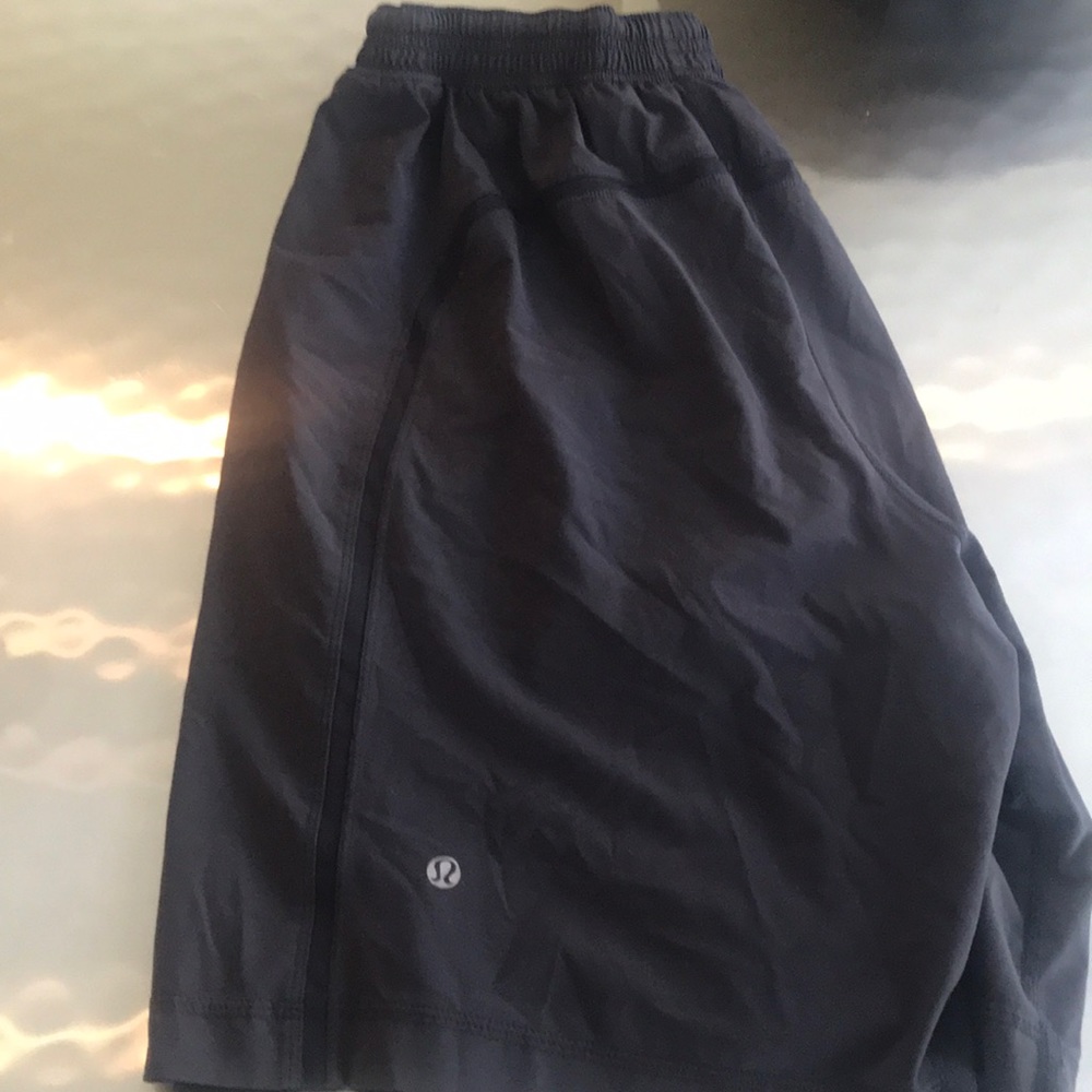 Lulu men pacebreaker 9 inch short